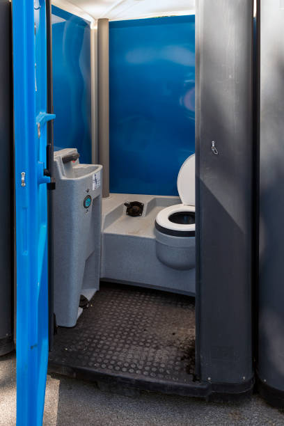 Best Portable restroom trailer rental  in Clendenin, WV