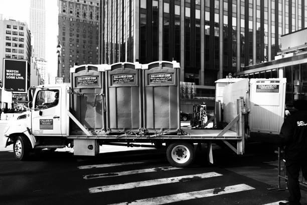 Best Porta potty delivery and setup  in Clendenin, WV